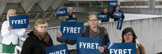 Kvinder med "Fyret"-skilte, Herlev Hospital vinteren 2010